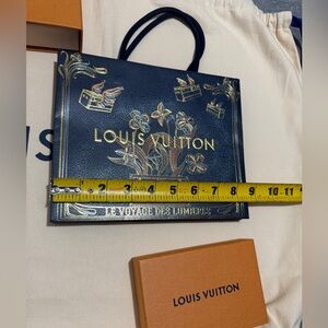 Louis Vuitton Holiday 🎄Shopping Bag ‘25 New small